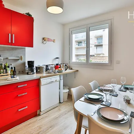 Jolie Maisonnette De 60 M2, A Quelques Pas De La *