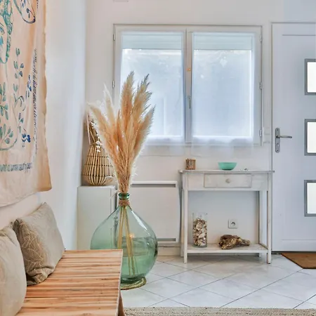 Jolie Maisonnette De 60 M2, à Quelques Pas De La